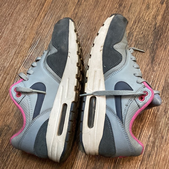 Nike air shoes(Authentic) - Picture 2 of 2